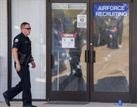 Cuatro marines mueren en ataques a centros militares en el sur de EEUU